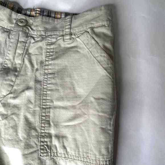 Gap Reversible‎ Shorts Mens Size 32 Light Beige to Plaid Cotton Pockets Bermuda - Picture 7 of 9